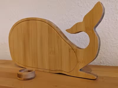 Frühstücksbrett in Walform mit Eierbecher