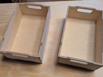 Stapelbare Box aus Holz
